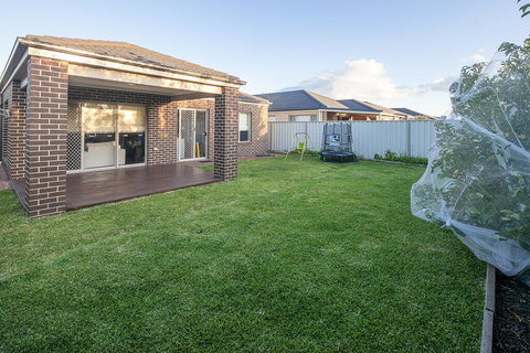 Homely Getaways In Central Pakenham - Pet Friendly - Accommodation VIC 1