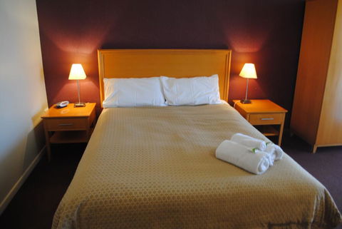 Horse & Jockey Hotel Motel - Accommodation VIC 1