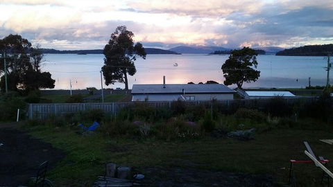 Islandview Beachhouse - 60m Down Driveway To Beach, Dover Tasmania - Accommodation VIC 1