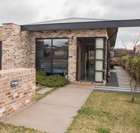 Jamila - Accommodation VIC