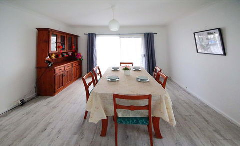 Jesson Crescent Dandenong Cozy House - Accommodation VIC 3