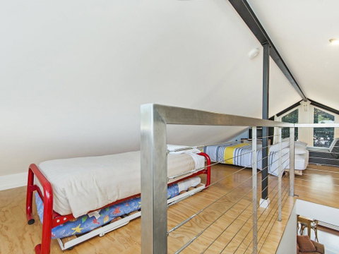 JOHANSSON'S PERCH COTTAGE - Accommodation VIC 1