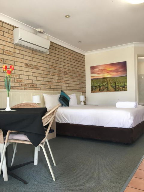 Jolly Swagman Motor Inn - Accommodation VIC 3