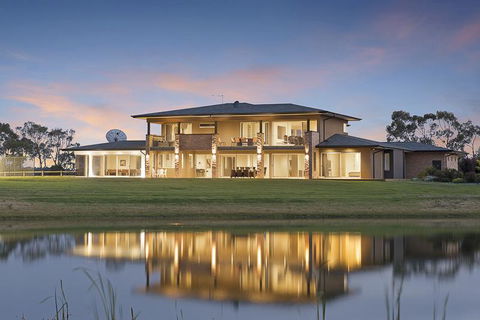 Jolong Park Club House - Accommodation VIC 0