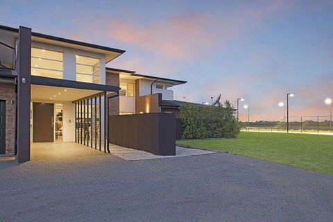 Jolong Park Club House - Accommodation VIC 3