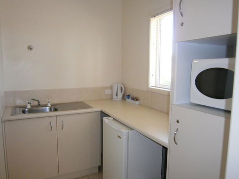 Kellys Motel Oakey - Accommodation VIC 2
