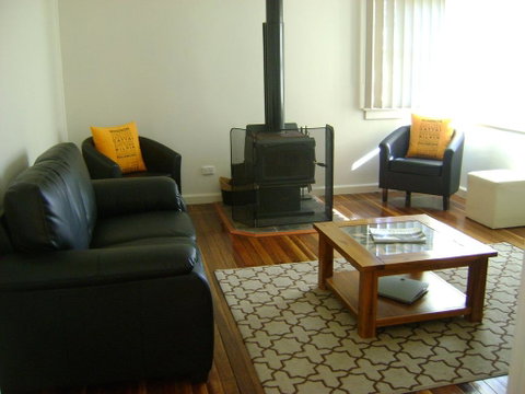 King Cottage - Accommodation VIC 2