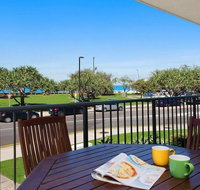 Kings Beach Ocean Front Views Private Balcony overlooking Kings Beach - Accommodation VIC