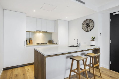 KOZYGURU FORTITUDE VALLEY 2 BED DESIGNER APT + FREE PARKING QFV179-803 - Accommodation VIC 3