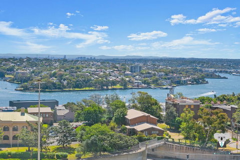 KOZYGURU THE ROCKS HARBOUR BRIDGE VIEW 1 BED APT SWIMMING POOL NTR098 - Accommodation VIC 2