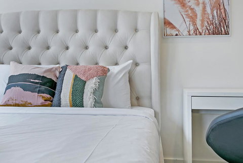 KOZYGURU ZETLAND COSY 3 BEDROOM APT EAST VILLAGE NZE906-1413 - Accommodation VIC 1