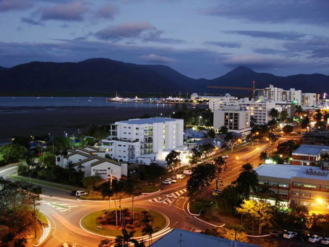 Lake Central Cairns - Accommodation VIC 2