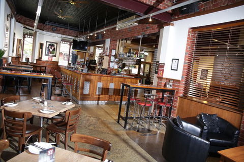 Lake Inn - Ballarat - Accommodation VIC 1