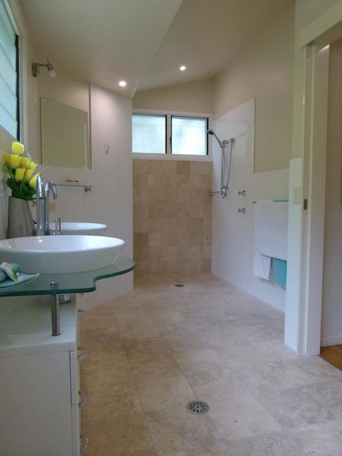 Lake Russell Lakeside Retreat - Accommodation VIC 3