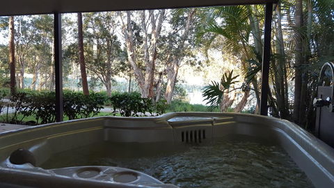 Lake Russell Lakeside Retreat - Accommodation VIC 0