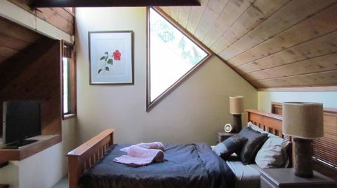 Lake Russell Luxury Retreat - Accommodation VIC 3