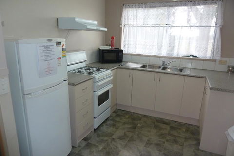 Lakes Entrance Country Cottages - Accommodation VIC 3
