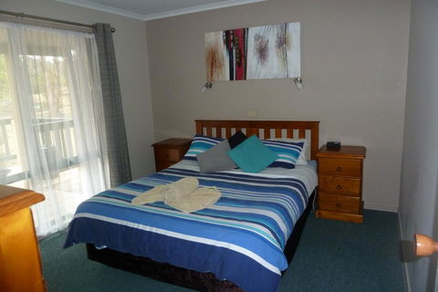Lakes Entrance Country Cottages - Accommodation VIC 1