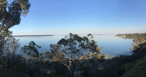 Lakescapes Cottage - 180 Degree Panoramic Views - Accommodation VIC 0