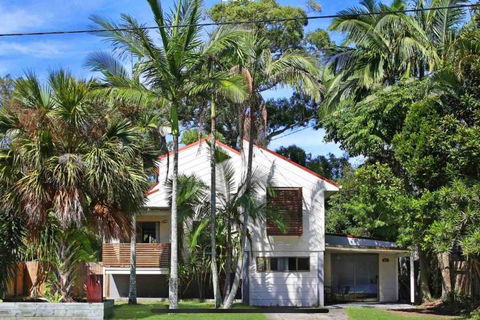 Lakeside Beach House - Hostie Properties - Accommodation VIC 1