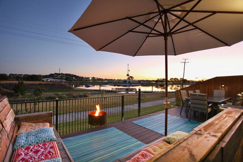 Lakeside Deck House - Accommodation VIC 0