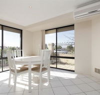 Lakeside Fun house near the Swan Valley - Accommodation VIC