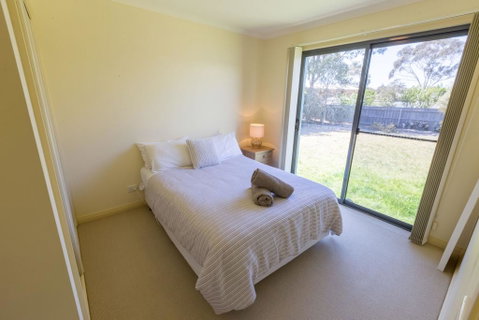 Lakeview - Waterviews On Newlands Arm - Accommodation VIC 1
