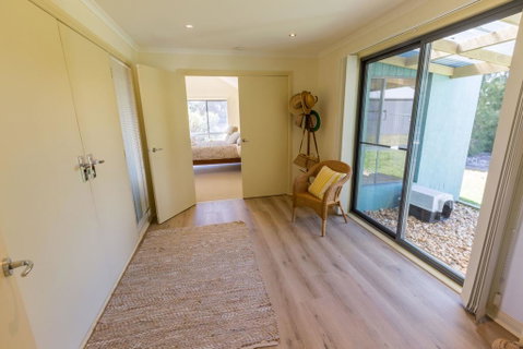 Lakeview - Waterviews On Newlands Arm - Accommodation VIC 3