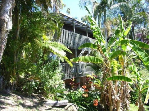 LaMaison De Shines, 13 Dulconghi Street - Accommodation VIC 1