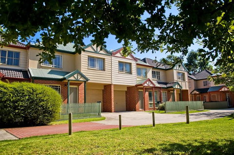 Lamplighter Motel And Apartments - Accommodation VIC 1