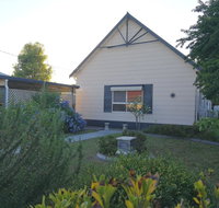 Large 6-Bedroom House with Wifi  Netflix Close to Singleton CBD Hunter Valley - Accommodation VIC