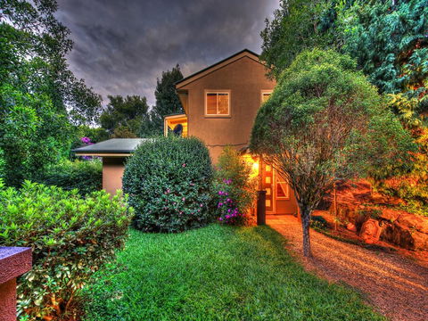 Laurels - Accommodation VIC 3