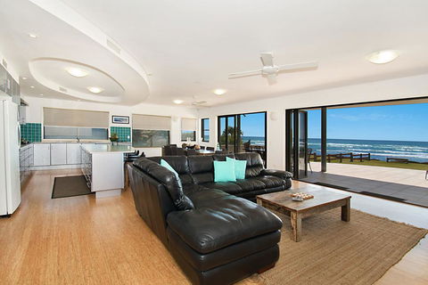 Lennox On The Beach Unit 1 - Lennox Head - Accommodation VIC 1