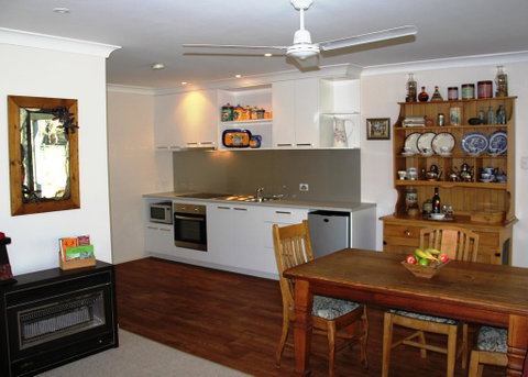 Leo's Rest Bathurst NSW - Accommodation VIC 2