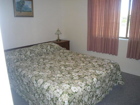 Light, Airy 1st Floor Unit - Marbrin Close, Bellara - Accommodation VIC 2