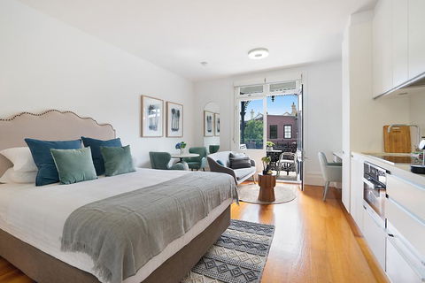 Luxurious Light-filled Studio In Winning Location - Accommodation VIC 1