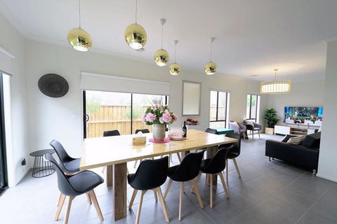 Luxury 9 BRM House In Melbourne - Accommodation VIC 0