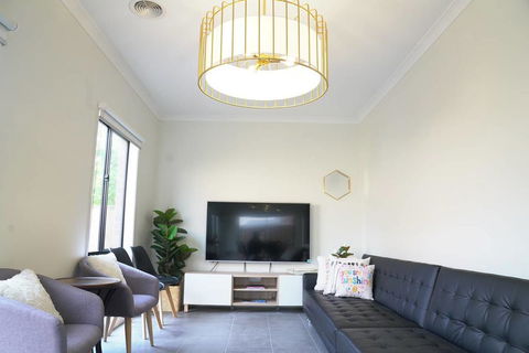 Luxury 9 BRM House In Melbourne - Accommodation VIC 2
