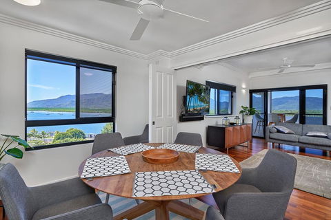Luxury Cairns Penthouse Apt With Ocean Views (903) - Accommodation VIC 3