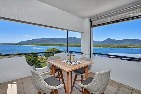Luxury Cairns Penthouse Apt With Ocean Views (903) - Accommodation VIC 0