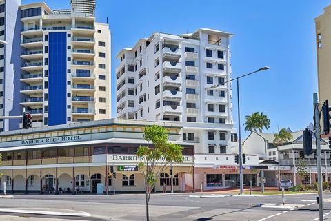 Luxury Cairns Penthouse Apt With Ocean Views (903) - Accommodation VIC 1