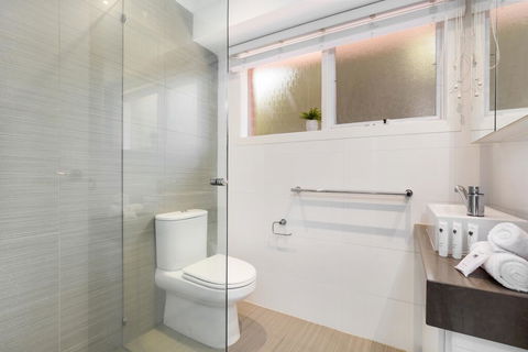 Luxury Family-size Home In Smart Beachside Suburb - Accommodation VIC 3