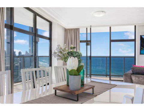 Luxury Holiday Escape High Above Surfers Paradise - Accommodation VIC 1
