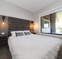 Luxury on Lewis - 6 Lewis Road