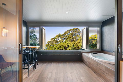 Luxury Spa Retreat With Ocean And Hinterland Views - Accommodation VIC 2