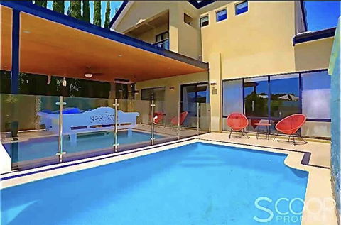 LUXURY VILLA W POOL & SPAS - Accommodation VIC 0