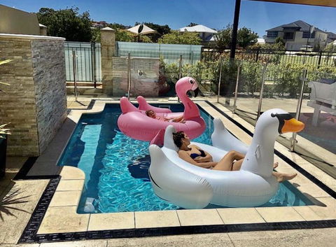 LUXURY VILLA W POOL & SPAS - Accommodation VIC 1