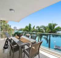 Luxury Waterfront Maroochydore Free Wine Netflix Parking - Accommodation VIC