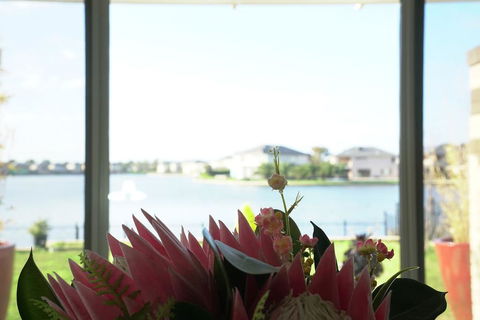 Luxury Waterfront Villa In Sanctuary Lakes - Accommodation VIC 3