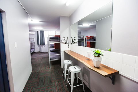 Mad Monkey Backpackers Waterfront - Accommodation VIC 2